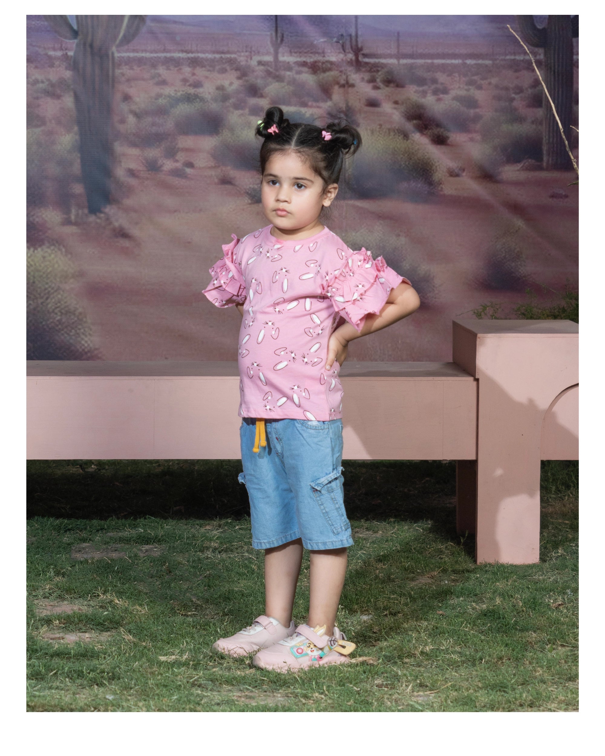 𝗣𝗹𝗮𝘆𝗳𝘂𝗹 𝗕𝘂𝗻𝗻𝘆 𝗥𝘂𝗳𝗳𝗹𝗲 𝗧𝗲𝗲 – soft pink